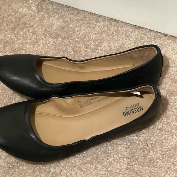 Mossimo black flats - Picture 2 of 4